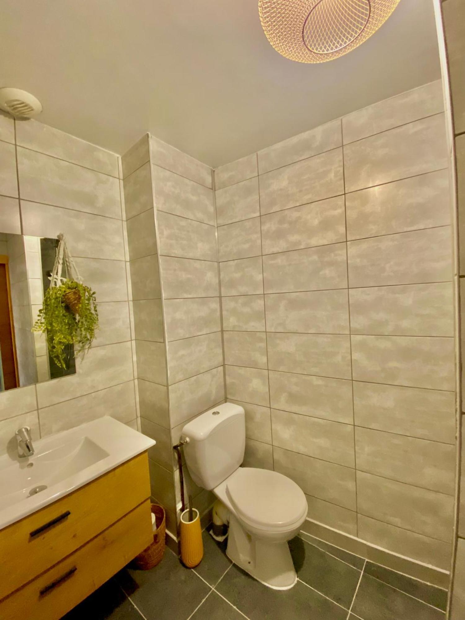 Appartement Chloe Du Lac Montferrat  Eksteriør bilde