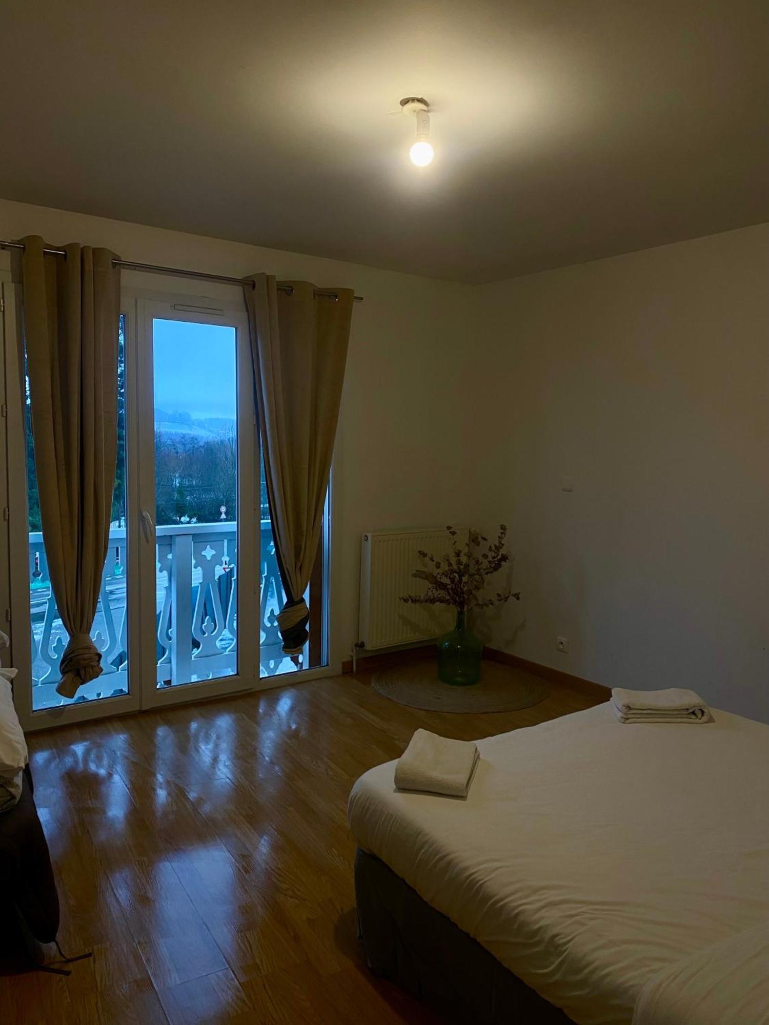 Appartement Chloe Du Lac Montferrat  Eksteriør bilde